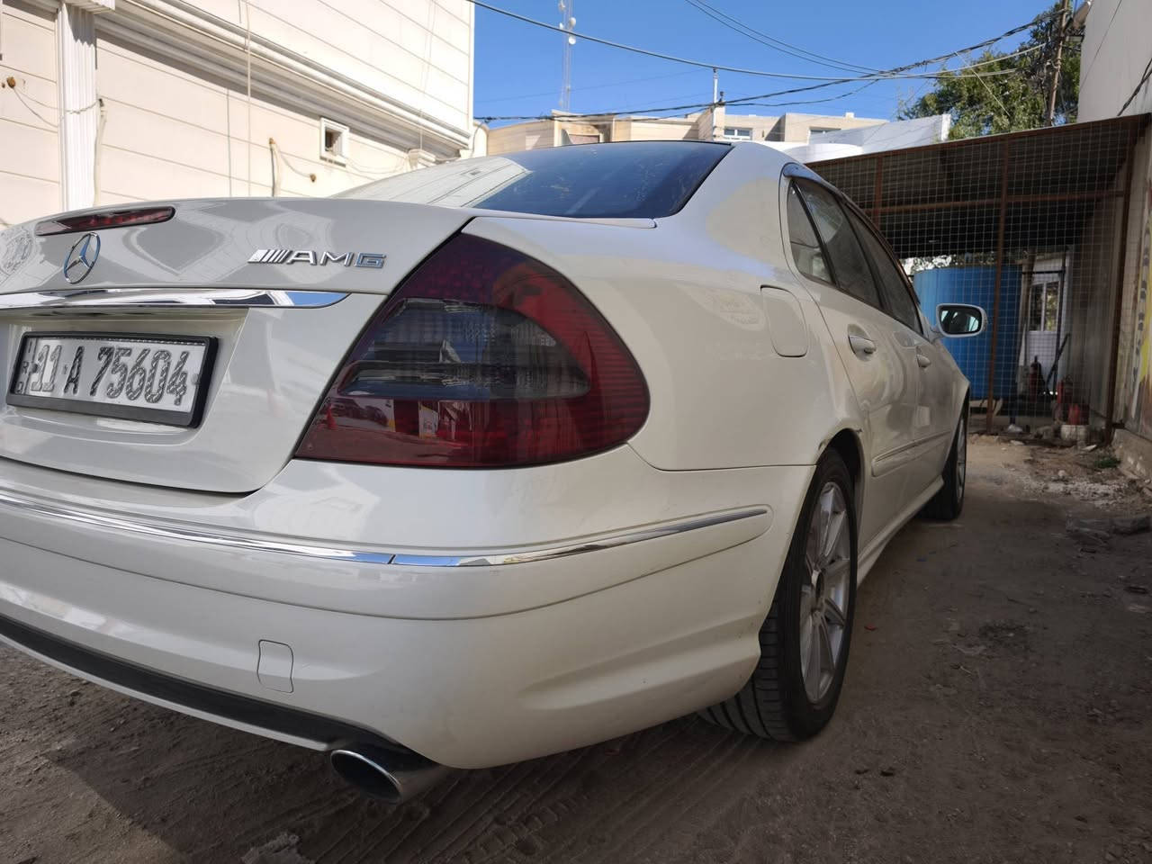 مرسيدس E350 
2009
محرك v6 المرغوب تنفس طبيعي
لون ابيض 
داخل بيجي
ماشية ١٤٩ كم 
مواصفات
جلد 
سلايد
جام بلورايز بلادي 
بردة خلفية
كشن كهرباء
تدفئة مقاعد 
تحكات ستيرن
شفتات ستيرن
لايت زنون
كشافات زنون 
 سيارة نظيفة
دواخل نظيفة جدا
صفر مسج
محرك كهربائيات مكفولة بلادي
رقم بغداد بسمي
للتواصل
***********
