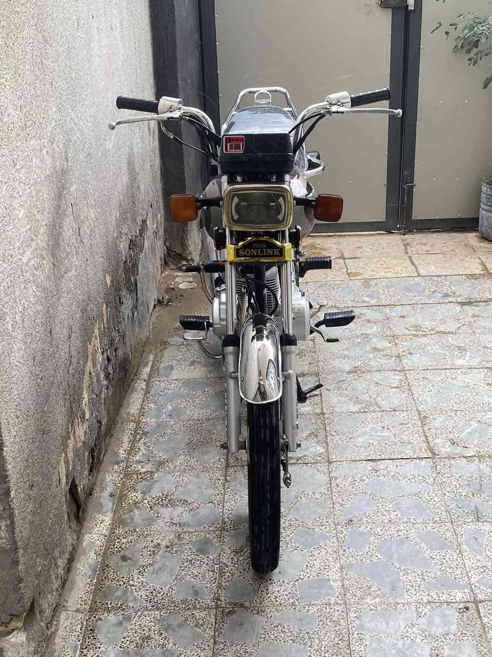 اربع كير. تايكرموديل 2022   رقم وسنويه  رقم نجف لوحتين محدث 2024الدارجه جديده مكينه مامفتوحه مكينتها الاصليه ثلاث صفرات الشلعه  والقوه خير من الله اخت الزيرو الدراجه  ماناقصه شي الدراجه  ابد السعر مليون و 400


**إذا كنت صاحب هذا الإعلان وتريد حذفه لأي سبب، رجاءا أرسل رسالة إلى الدعم الفني**