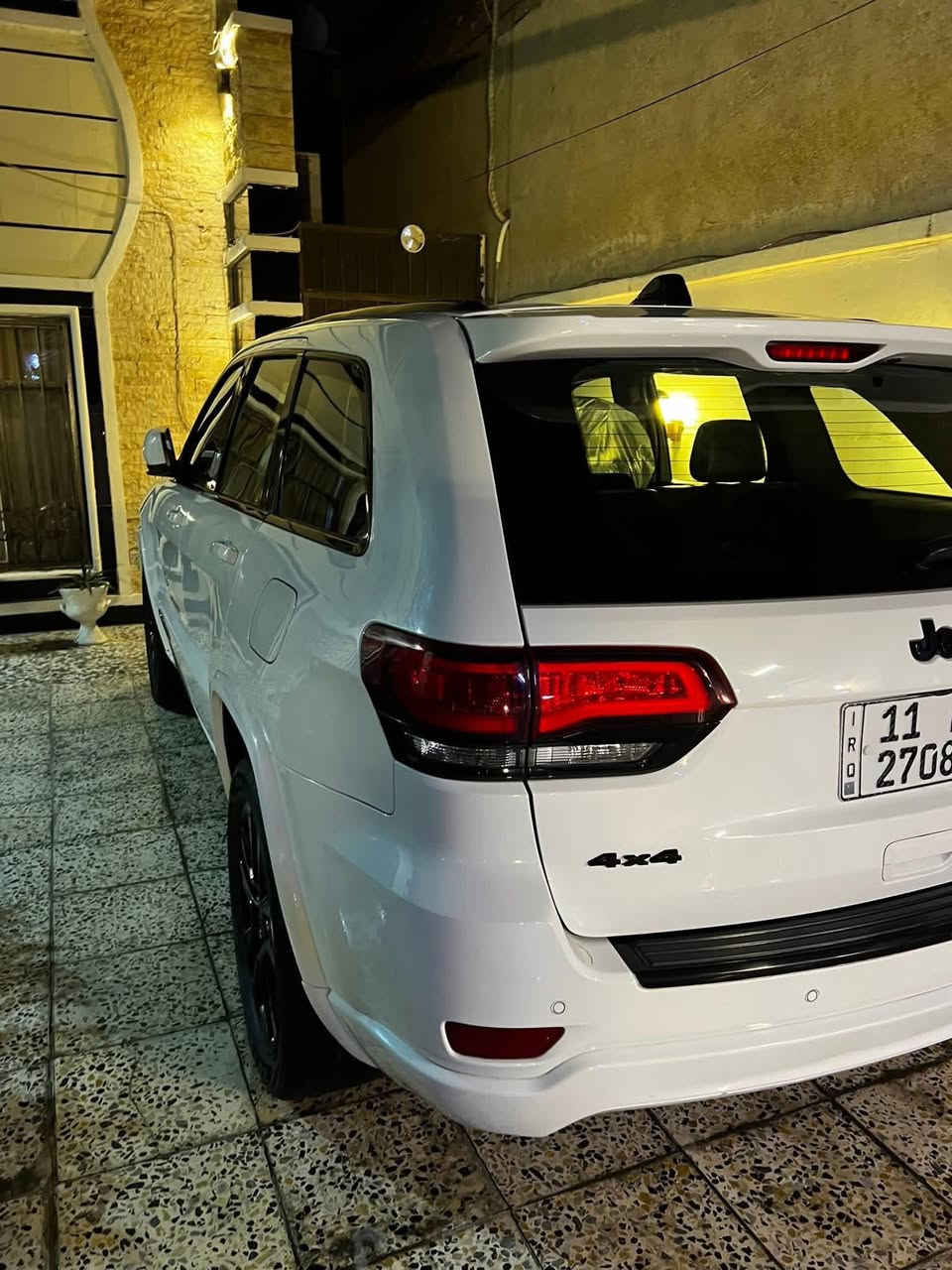 السلام عليكم للبيع
جيب كراند شيروكي فول مواصفات 

الموديل:2018 ماشية 50

الفئة:بلاك توب 

سعة المحرك:3600

اللون:ابيض

_______________

1-فتحة سقف

2-بصمه

3-بصمه ابواب

4-كشنات جلد

5-كشن كهرباء جهتين

6-جنطه كهرباء

7-تحكم ستيرن

8-شاشه كبيره

9-كشنات تدفئة وتبريد

10-فورويل 4x4

11-ويل اسود حجم 20

12-تشغيل عن بعد

13-منظومة زنون

14-نظام eco

15-حساسات خلفي امامي

16-كامره خلفية

  سيارة خير من الله ماتصرف عليه دينار 

حادث سرقة كما موضح بالسونار

السعر:220وبيها مجال بسيط

العنوان: بغداد الدورة

للاستفسار:***********
