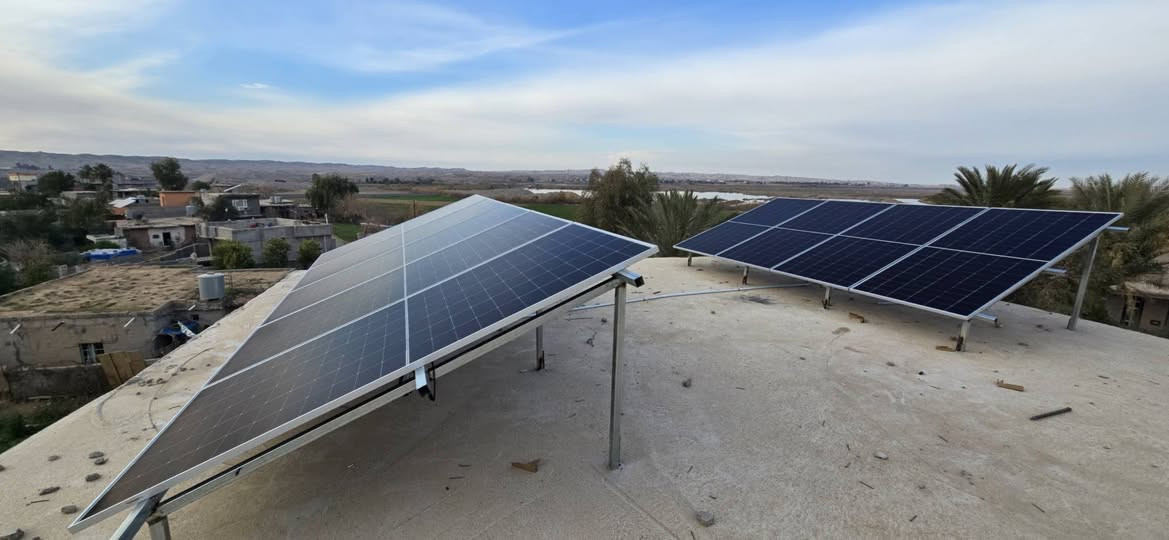 اليوم في قرية سيد جابر 

تم بحمدالله تنصيب منظومة طاقة شمسية بقدرة 
14 اميير نهاري و 12 امبير ليلي 
الواح بقدرة 615W  نوع لونجي ضمان 15 سنة
انفيرتر GROWATT  6Kw   ضمانة سنتين استبدال 
بطارية ليثيوم 11KWHمن شركة GENIXGREEN  ضمان 10 سنوات
صيانة لمدة سنة مجانية
للاستفسار الاتصال:-
***********
***********
***********
***********

GenixGreen 
GenixGreen Iraq 
المركز الذهبي-Golden Center 

#ألواح_شمسية #توليد_الكهرباء #نظام_كهروضوئي #مستقبل_الطاقة
#طاقة_شمسية #طاقة_متجددة #استدامة #بيئة_نظيفة
