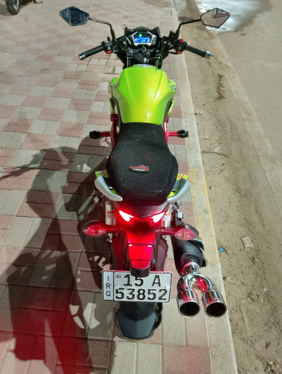 دراجة للبيع نوع دي اف الدراجة مكفولة من كلشي اي قطعة مامبدلة بيهة بعدهة عالبلاد فقط التاير الخلفي مبدل الدراجة شرط التحويل ثاني يوم مابيهة اي شكال بالتحويل موديلهة 23 السؤال والاستفسار ‏‪0786 303 8042‬‏ الدراجة مبينة كدامكم هاي الصور نضيفة كلش.. شرط الكفالة عامة من كلشي والسلام عليكم
