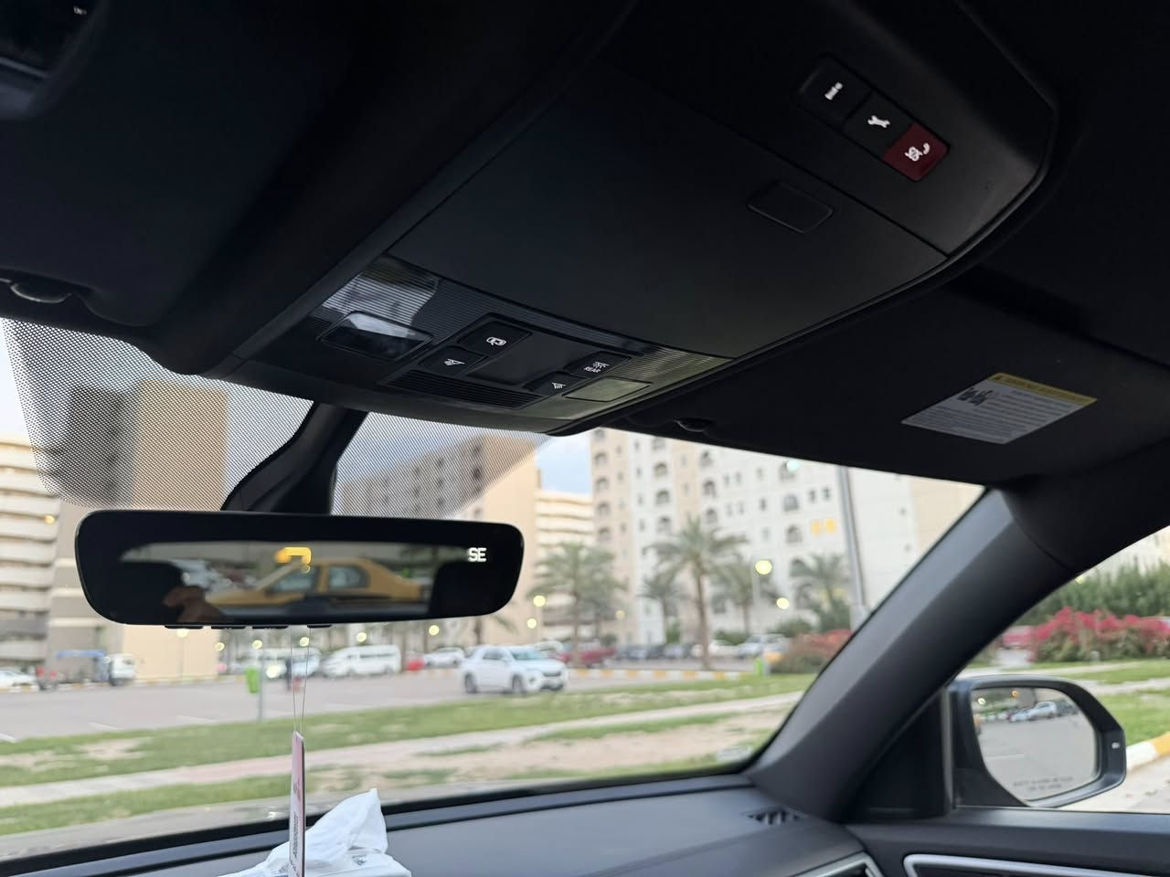 Volkswagen -ATLAS
Model 2023
Banen 
Km 56000 
السيارة جدا نظيفة ما بيها اي مشاكل اريد ابيعها اريد اشتري سيارة اكبر باتري جديد بيها زوج تايرات خلفي جديد انا صاحبها كبل انقل باسمك السياره حادثها جاملخ خلفي وباب ورة السائق مبدل نفس اللون بيها صبغ دعامية خلفية اي سؤال راسلني خاص اني اجاوبك السعر 270$


**إذا كنت صاحب هذا الإعلان وتريد حذفه لأي سبب، رجاءا أرسل رسالة إلى الدعم الفني**