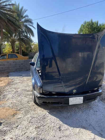 سلام عليكم بي أم ٧٣٥ موديل ٩٤ رقم بغداد الماني بسمي سعر ٤٠ أو بيه مجال قليل مكان سياره حله ورديه خارج ***********
