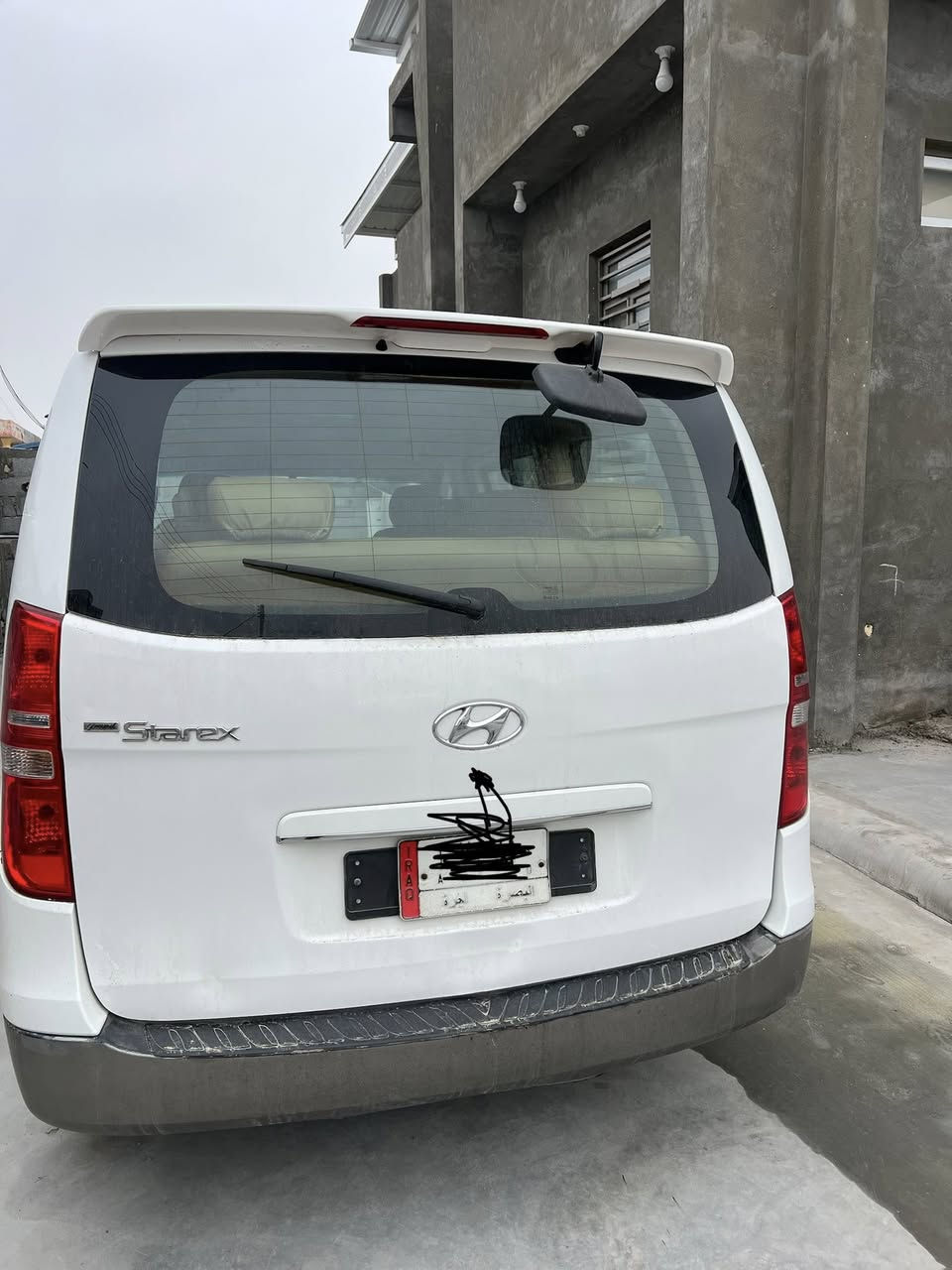 سلام عليكم للبيع ستاركس موديل 2018 مفتوح رقم بصره سنويه مجدد سياره جديده وجاهزه من كلشي حداد طخم تاير ارضيه جديده بيها صبغ بجاملغ خلفي سعر 185 مكاني البصره القرنه للاستفسار ***********
