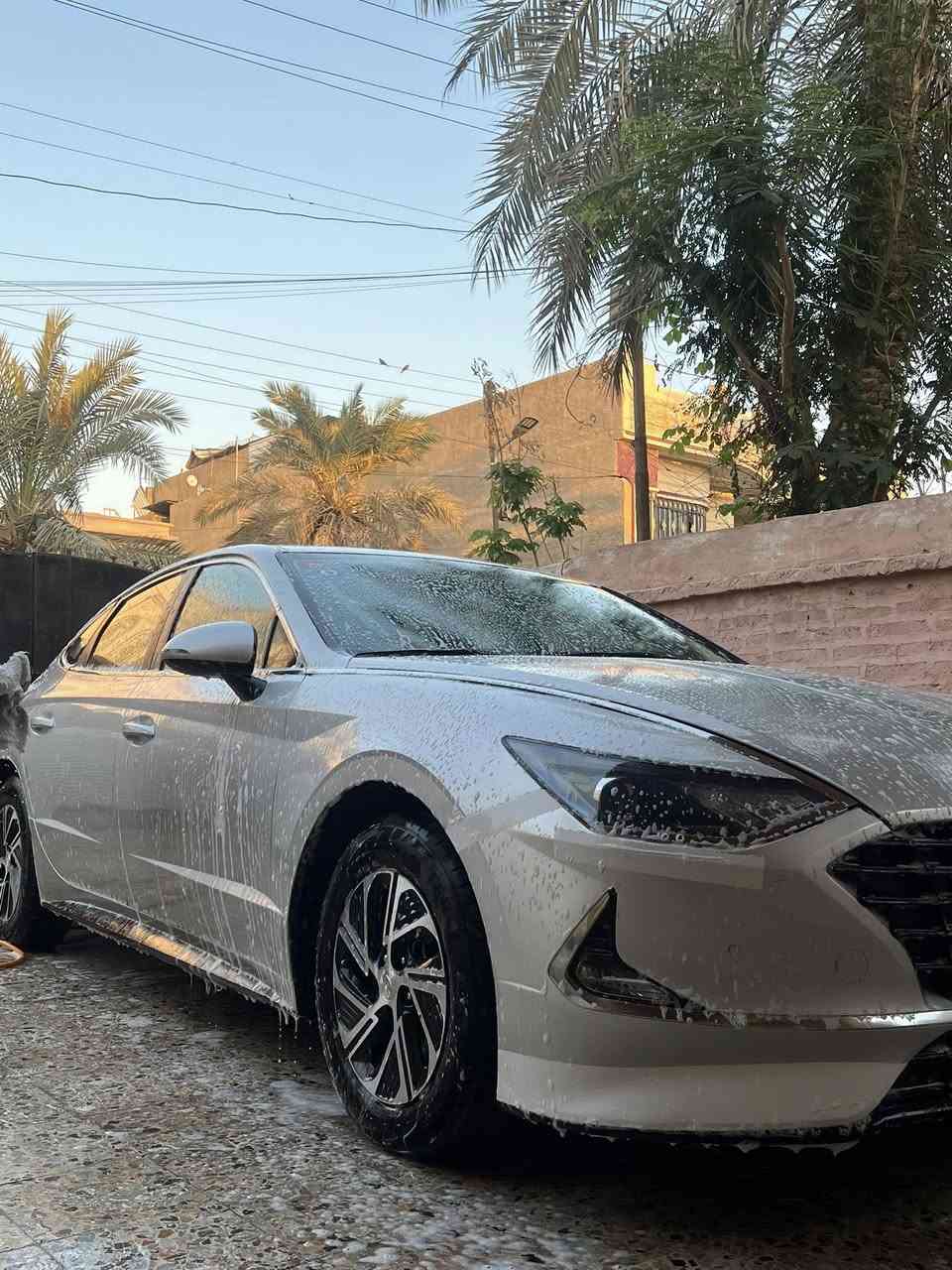 بسم الله الرحمن الرحيم

هونداي سوناتا 2021 اصل مسجلة 2023 وارد خليجي هايبرد وبانزين ماشية 74 كيلومتر رقم بصرة دولي بسمي تحويل ثاني يوم السنوية لل 2030 نضيفة وجاهزة ومابيهة اي نقص ببركة الله تخم تاير جديد ترايك لاربيل شرط طلقة السيارة مثل ما تشوفون جداً نضيفة ومعتني بيهة مكينة 2500 شرط المكينة كارتون بوضع الشركة السيارة كفالة من الضربة والعيب الشرعي شرط لا ايرباك لا شواصي ابد كفالة من الضربة فقط صبغ عام اثر لاصقات شرط وانة صبغت بيدي درجة اولى السعر 139$ 

مكان السيارة بصرة حي الزهراء رقم الهاتف *********** متواجد على الواتساب وارجو من الاخوة الي ما يعجبة المنشور يعبرة واكون ممنون للجميع
