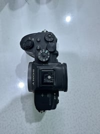سوني A7R4بديً فقط   مع بطارية و شاحنه مع كارتون و الملحقات الي تجي مع ...