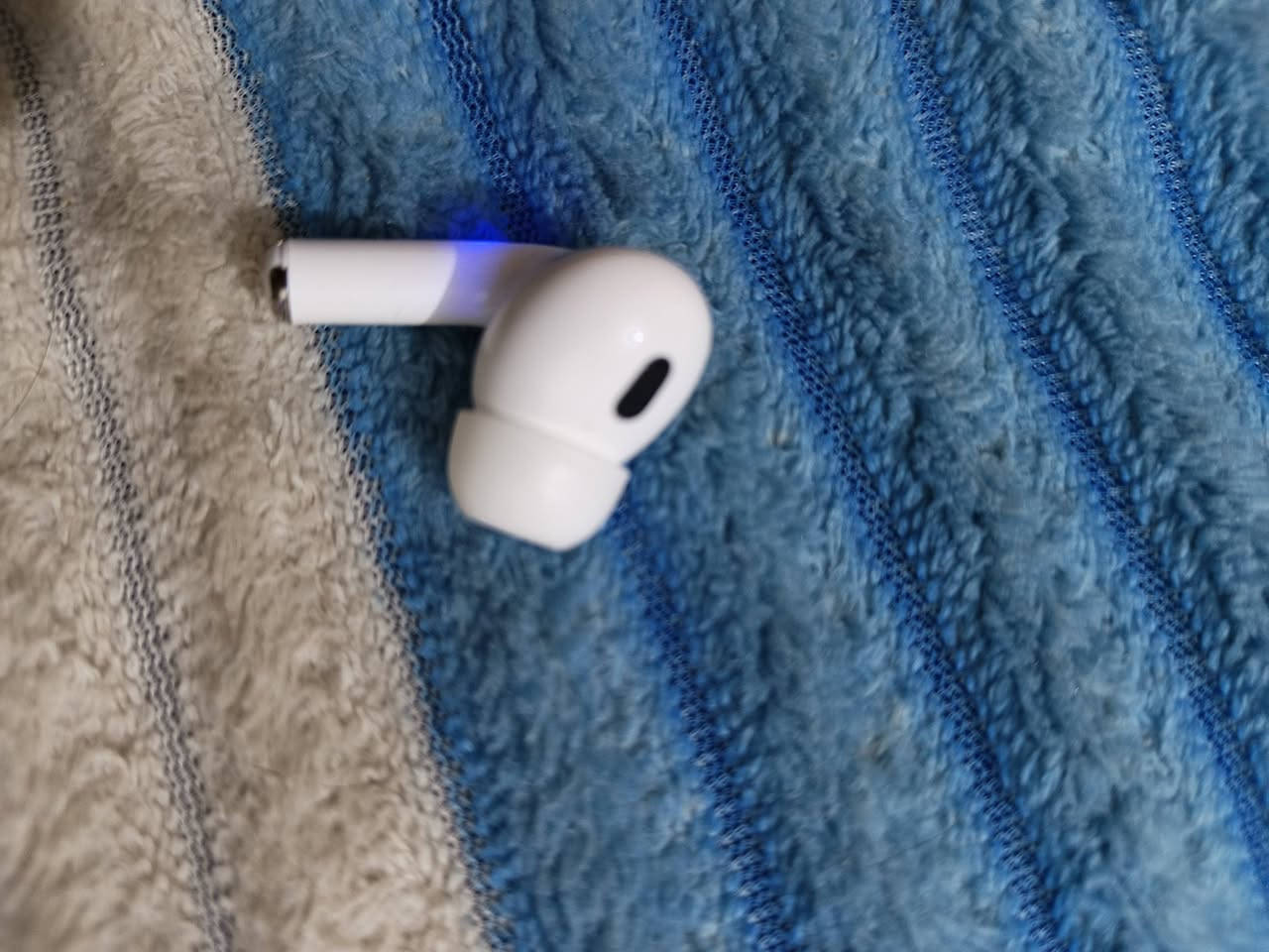 سلام عليكم ايربود باله يعني مو أصلي شحن تايب سي نضافه ١٠٠/١٠٠ شحنه يخبل صوت نقي واضح وعالي مكاني بغداد خلي سعرك إذا عجبني ادخلك خاص


**إذا كنت صاحب هذا الإعلان وتريد حذفه لأي سبب، رجاءا أرسل رسالة إلى الدعم الفني**