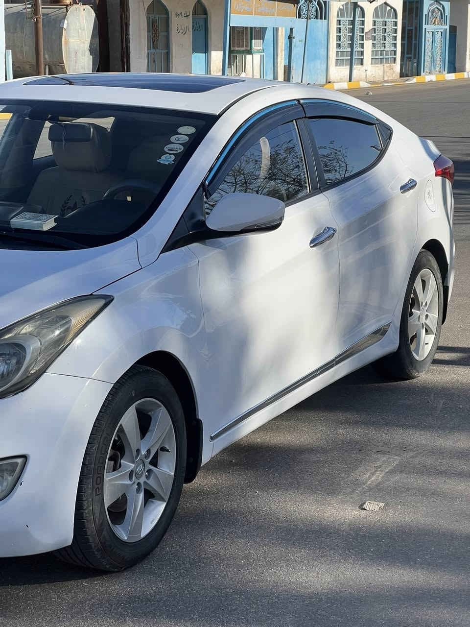 السلام عليكم 
للبيع 
الانتره 2014
 خليجي 
صبغ دوسات جماليه 
محرك 1800
مواصفات فول عده  بصمه 
رقم أربيل 
سعر 115وبيها مجال***********
