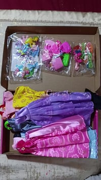 ملابس أطفال • اكسسوارات باربي