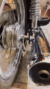 سلام عليكم دراجه للبيع اوراق اصولي وكيله سيد خلدون مديل 12 السعر بواحد وميتين وبيهه مجال ***********
