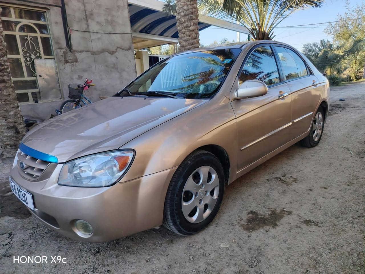 السلام عليكم سيراتو للبيع موديل 2004خليجي محرك 200كير جديد تبريد ثلج تخم تاير حداديه  رقم نجف دولي بسمي كفاله عامه صبغ عام درجه اولى اثر جراد السعر 72وبيه مجال العنوان كوفه عباسيه للاتصال ***********
