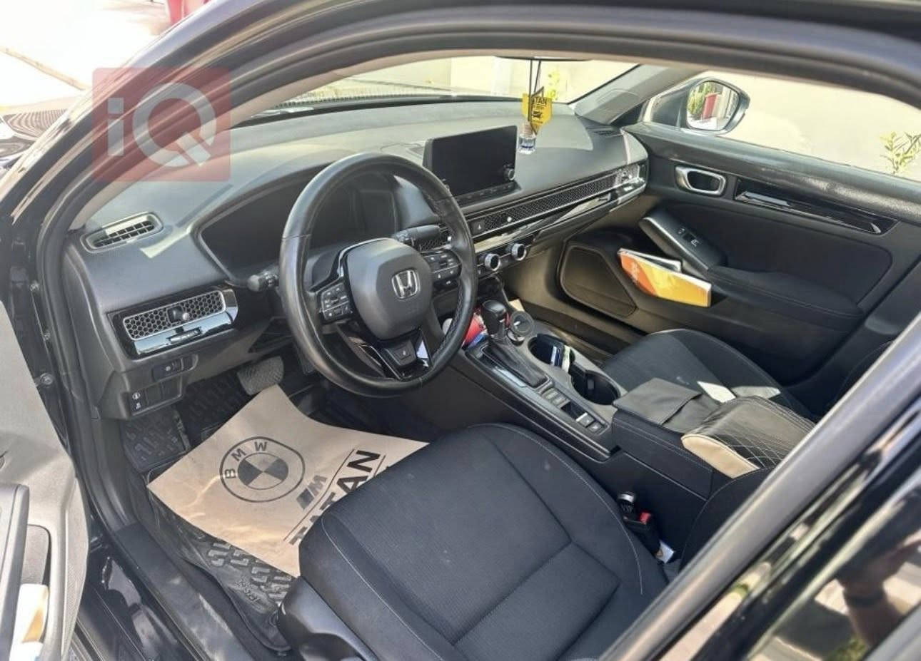 للبيع فقط هوندا سيفيك موديل 2024
وارد كندي حادثها حلك الجاملغات والبنيد صبغ فقط بدون تبديل
بصمه
تشغيل عن بعد
رادار امامي 
مانع تصادم
رادار جانبي 
تحديد مسار 
قيادة ذاتية
كشن هيتر
ستيرن هيتر
كامرة خلفية
شاشه كبيرة
ماشيه 67.000 km
سعر150 وبيها مجال
للاستفسار ***********
