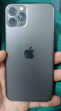 ايفون 11 نظيف١٠٠%جداً ما مفتوح ولا مبدل بيه اي شي 07814099727وتساب