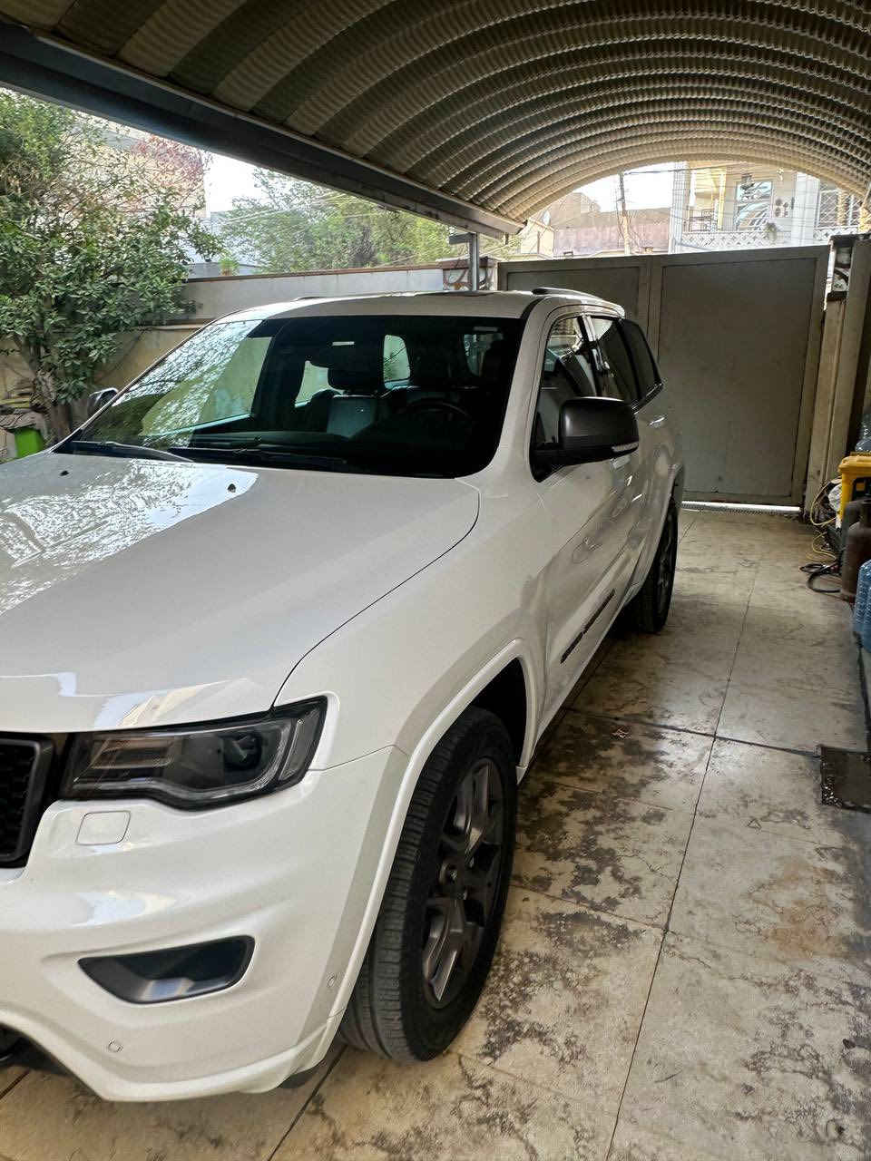 سلام عليكم للبيع جيب 2021 
ثمانينيه 
مكفوله كفاله عامه 
فول 1/1 للاخير 
ماشيه 60 الف 
مواصفات السياره 
بنوراما 
رادار امامي 
اوتو بارك 
دشبول 6 دكم 
حساس امامي خلفي 
كشنات جلد تدفئه تبريد
صندوك كهرباء 
كشنات كهرباء 
وبعد بيها هوايه مواصفات 
رقم أربيل بسمي 
السعر 318 
مكاني بغداد 
***********
