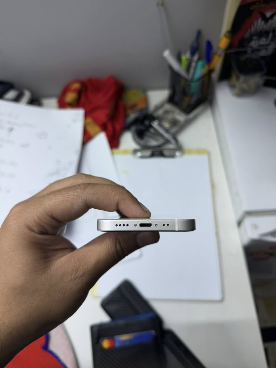 السلام عليكم
ايفون 12 مني الصغير قطعة نادره 
نضيف ممفتوح ولا مبدل بي شي وكل شي بي شغال 
بطارية 84 ذاكرة 128 لون ابيض نموذج M 
السعر 250 بي مجال بسيط 
مكاي بغداد كراده 
***********
