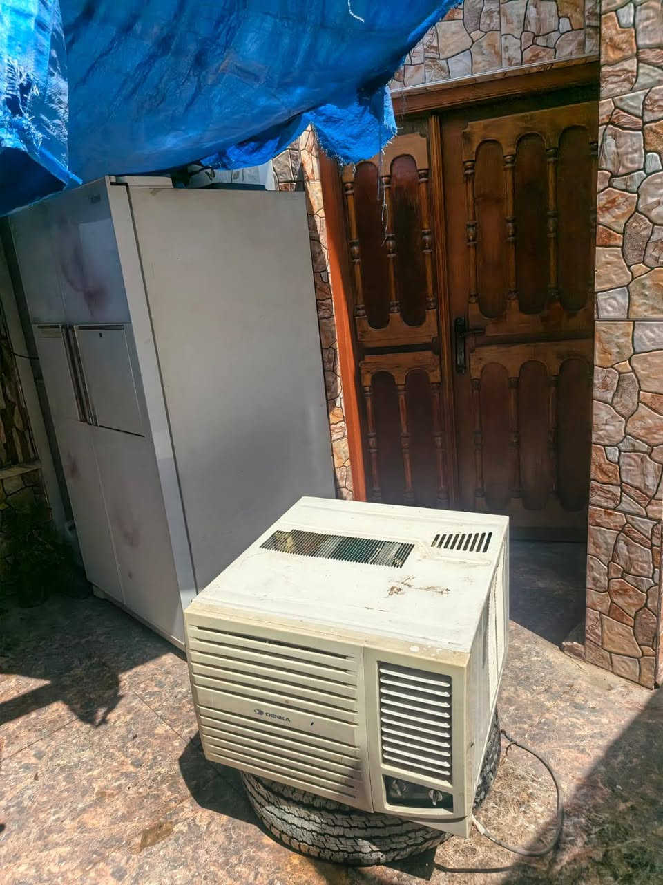 مكيف
اخو الجديد نظيف جدا جدا السعر 275 قفل 
***********

