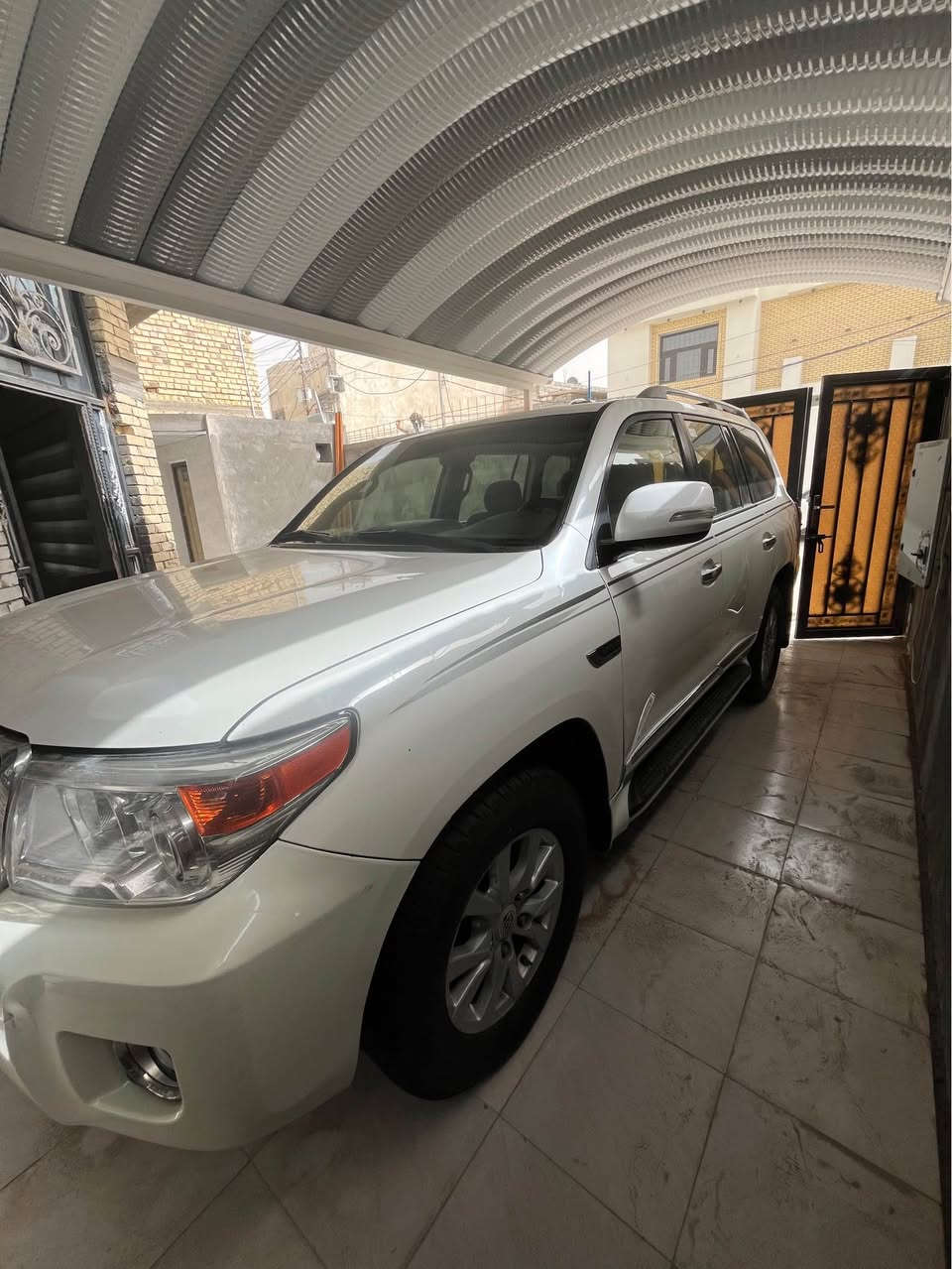 السلام عليكم تيوتا لاندكروز GXRكاز V8
سيارا حلوه وتوه مسويله ادامه تايرات جديده 100/00
سيرا حلوه ونضيفه غير مكفوله صبغ جاملغ خلفي وصبغ أماكن متفرقه في البنيد سيرا مصفحه ومشيول تصفيحا سيرا مال جناي مال بيت 
للاستفسار والتواصل 

‭+964 788 780 4110‬

وتساب 
*********** 

العنوان البصرة 
مناوي لجم البصرة, العراق
