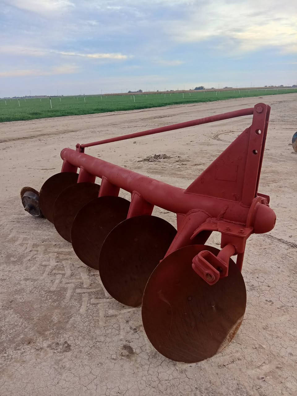 فدان قرصي للبيع صوج وبولبرنات جدد والباقي تشوف بعينك السعر 2مليون وربع وبيها مجال للشراي العنوان تل كصيبه للاستفسار اكثر *********** وهلا بعشاق القرصي
