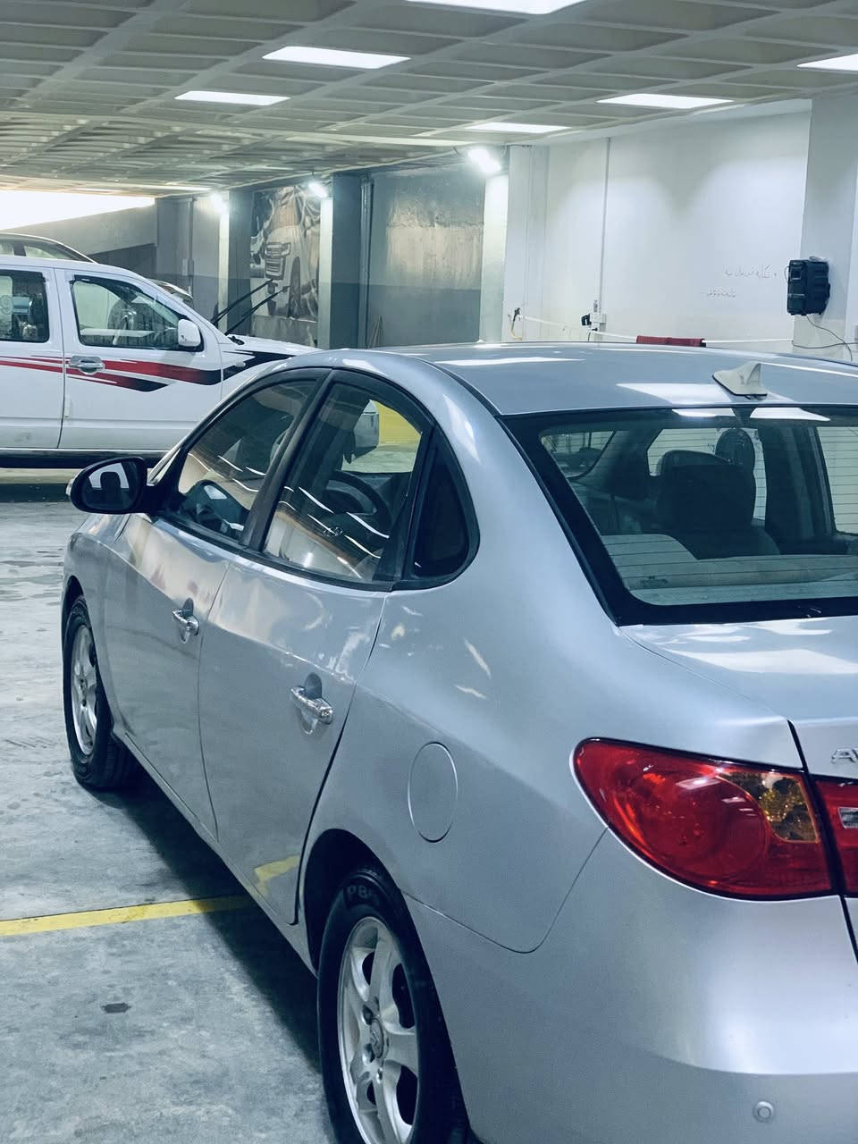 بەناوی خوای گەورە
هۆندای ئاڤانتی 2009 سلاید
مەکینەی ١٦ دەکشن بەرز مەرغوبی بازاڕ   کوشن هیتەر و بەگ لایت لیزەر لایت ڕەش سوکان ڤۆلیۆم حاسە ئاوێنە ئیشارەت و شەفت تەبریدی ساردو گەرم و برێکی بەستراوە کامل مەسرەف کراوە  سەقفی وەک شوشەیە بە شەرتی گێر و مەكینە و تەبریت و كەڤەر

 
***********
