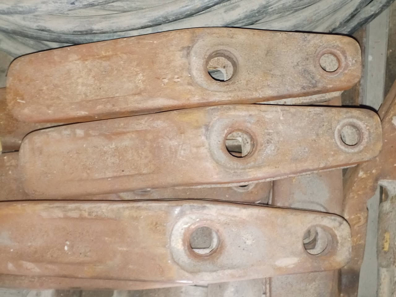 السلام عليكم للبيع سنون شفل كاوسكي بلاديات نضيفات المكان بغداد للاستفسار***********
