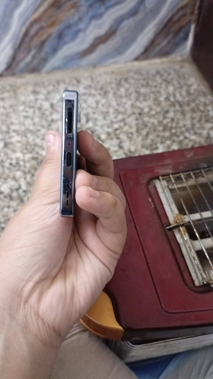 سلام عليكم جي تي 20 برو للبيع جهاز ضهر لازم تبدله او بكيفك وشاشه من اطراف مرتفعه جهاز وكع مني ومال سيمكارت ضايع وجهاز كله شغال بصمه او شاشه كله شغال شاشه فطر واحد ما بيه سعره 130 قفل قفل وعندي توصيل للجميع محافضات عراق وتوصيل يجي مغلق لين مال تفحص مقابيل مندوب لا يجي مغلق جهاز او تجي بنفسك وتفحص وسعره نار ورخيصة وجهاز كله شغال صوت مالته فول واني مشتري 450 الف بس من وكع مني كرهته رقم *********** واتساب فقط مكاني بغداد
