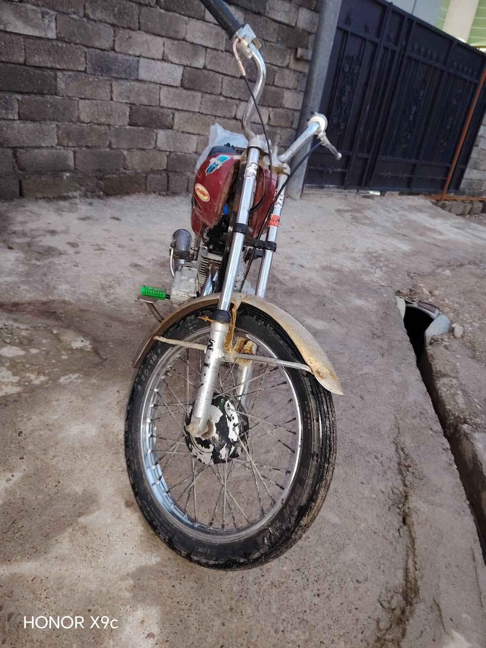 سلام عليكم دراجاء إيراني للبيع 2019 نظيف مكفوله مره واحد معمره سعر 260 للتفاصيل انتصل ع رقم هاتف ***********
