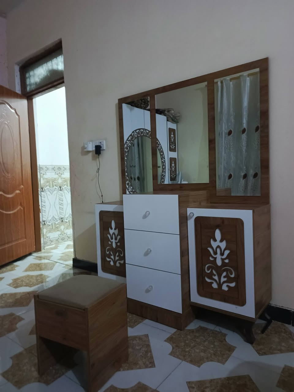 غرفه تركيه 8قطع نضيفه كلش كنتور 6بيبان من شتريته لسه محافض على نضافته مال عزابي 😅 نضيفه ومرتبه مكاني ديوانيه قضاء الدغاره
سعرهه 500وبيهه مجال للاستفسار
***********
