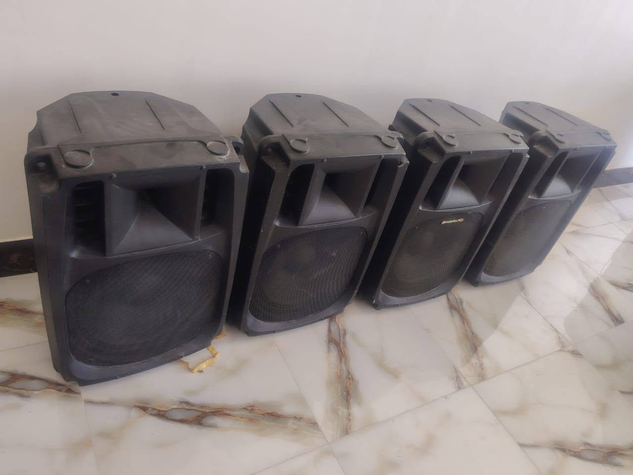 جهاز تندر 1800 مع سماعات w17تجميع مشتغلات سنه وحده الاستفسار الاتصال بالرقم***********
