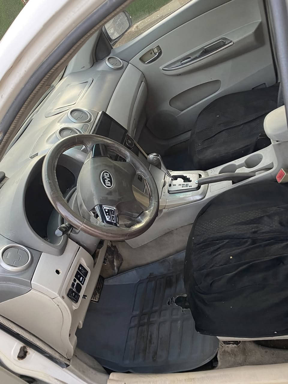 بيوايدي مديل 11 كير ومكينه كورلا بيكاتشو صدر جديد رقم كربلاء سنويه صاقطه ابو السنويه بيتهم بغداد مصبوغه عام بيها ملاحضات بسيطه نقص دعاميه خلفيه الرقم ***********.    السعر ٣٥ وبيه مجال قليل مكان سياره الغزاليه
