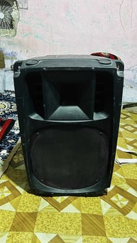زوج سماعات • دبليو ١٧ • نضيفات ٨٠٪