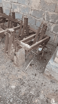 البيع شلع مكان كربلاء الحسينيه *********** بدون الحيم وإلا عواج
