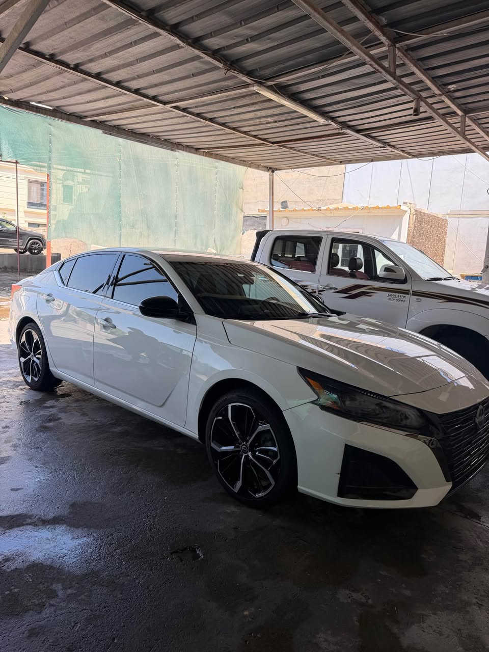 🚗 للبيع | نيسان التيما SR – 

✨ المواصفات:
✅ فئة SR الرياضية
✅ اللون: أبيض
✅ الممشى: 60 ألف
✅ جنوط رياضية ألمنيوم
✅ شاشة لمس كبيرة مع Apple CarPlay وAndroid Auto
✅ كاميرا خلفية
✅ تشغيل بالبصمة مع زر تشغيل (Push Start)
✅ دخول ذكي (Smart Key)
✅ مثبت سرعة
✅ مقود متعدد الاستخدامات
✅ حساسات أمان وأنظمة مساعدة للسائق
✅ مكيف ممتاز

📌 حالة السيارة:

* حادث 3 قطع ونص صبغ
* بدون دواخل
* السيارة كاتية وتترقم في جميع المحافظات الشمالية.

📍 الموقع: كركوك
💵 السعر: 16,300 دولار ويوجد مجال للجادين.

📞 للتواصل:
***********

الجادين فقط، وأهلاً وسهلاً بالجميع. كركوك, العراق
