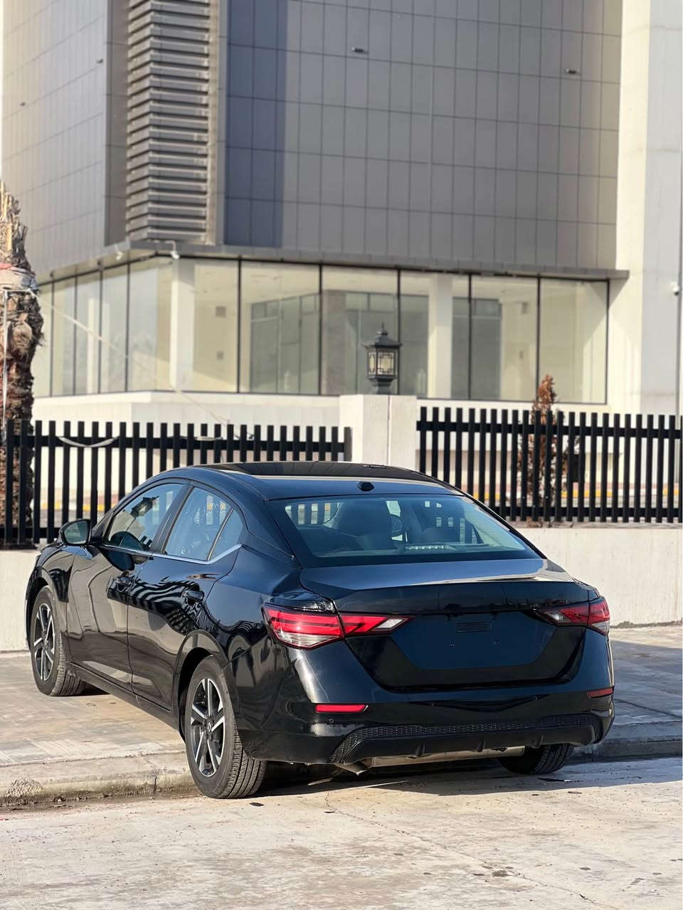 نيسان سينترا SV 
موديل/2025
سبغ/ بولند قباغ صندوق بي داغلي
ايرباك/ سوکان سیستم شەریکە 
رقم كاتي 
شه رتي رقم
شانصي شه رت
گير و مه كينه شه رت
غرقان و برين شه رت
مواصفات SV
شاشه مه زن
حساس
رادار 
كاميره
به سمه
شغال
ويل كروم
12 هزار روشتوه
گير توماتيك
جام كاره باي
هه ر چار تا جديد
واتساب/ ***********
