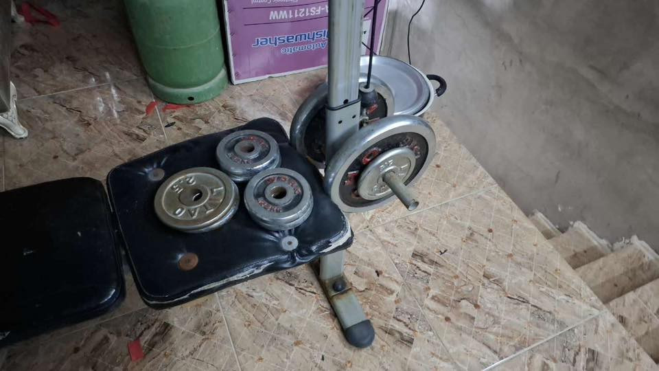 اغراض رياضه للبيع السعر ٤٥٠ وبي مجال
رقم***********
