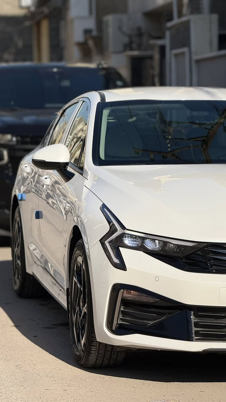 السلام عليكم K5 موديل 2024 خليجي
رقم بغداد الانكليزي الجديد بأسمي تحويل مباشر 
ماشية 15 الف
محركها 2500 (GDI)
بك لايت خلفي لد متصل
بصمة تشغيل + بصمة ابواب ونظام ترحيب 
كشن كهرباء
تشغيل عن بعد 
صندوق ذكي + مري شفط
حساس امامي وخلفي 
شاشة اصلية ابل كار بلي وكامرة دوارة 
السيارة جديدة مكفولة كفالة عامة 
رايدها ب 229 ورقة 
العنوان بغداد الدورة 
***********
