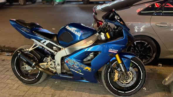 سلام عليكم  بطح كاوسكي موديل 2004 دراجه نضيفه وحلوة ومتعوب عليها كلش والصور هيا تحجي دراجه ما متعوبه بانزين محسن دهن كله يورو الدراجه تجي تفحص وتعجبك وتطلع من يمي مقتنع وراضي يلا اخذ الفلوس  معروضه ب ٢٦ وبيها مجال 
مكاني بغداد الدورة استفسار تتفضل خاص او واتساب متوفر 
*********** 
الي متعجبه دراجه ليكسر بحلال العالم 💞
