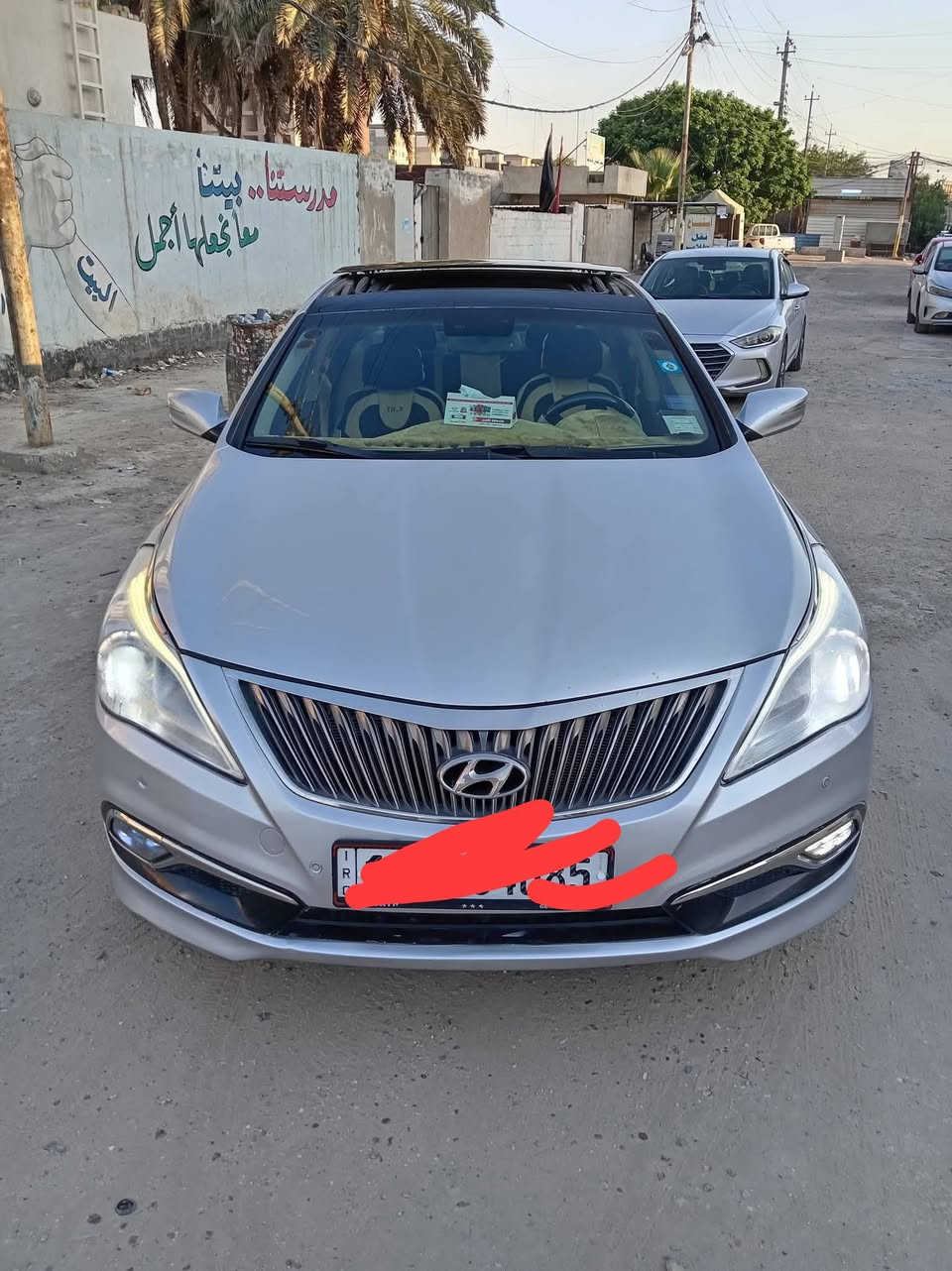 لون مميز بيها قطعتين كلير واثنين صبغ بيها جراد كلش خفيف بالصندوق 
فول مواصفات vip  بانوراما تحكم استيرن كامل مقاعد تبريد تدفئة 
نظام eco
مانع انزلاق 
حساس اطارات وتحديد الاطار 
محرك 3.0 ستة سلندر 
بصمة 
كاميرا خلفية 
كشن جلد 
ثلاثة برده
استيرن كهرباء 
تحديد السرعة 
لايت عدسه
حساسات امامي و خلفي 
تايرات جديدة 
سنوية جديدة 
تحويل ثاني يوم 
السعر 105 وبيها مجال 
او مراوس باحدث وانطي فرق
مكان السيارة بغداد الكسرة...


**إذا كنت صاحب هذا الإعلان وتريد حذفه لأي سبب، رجاءا أرسل رسالة إلى الدعم الفني**