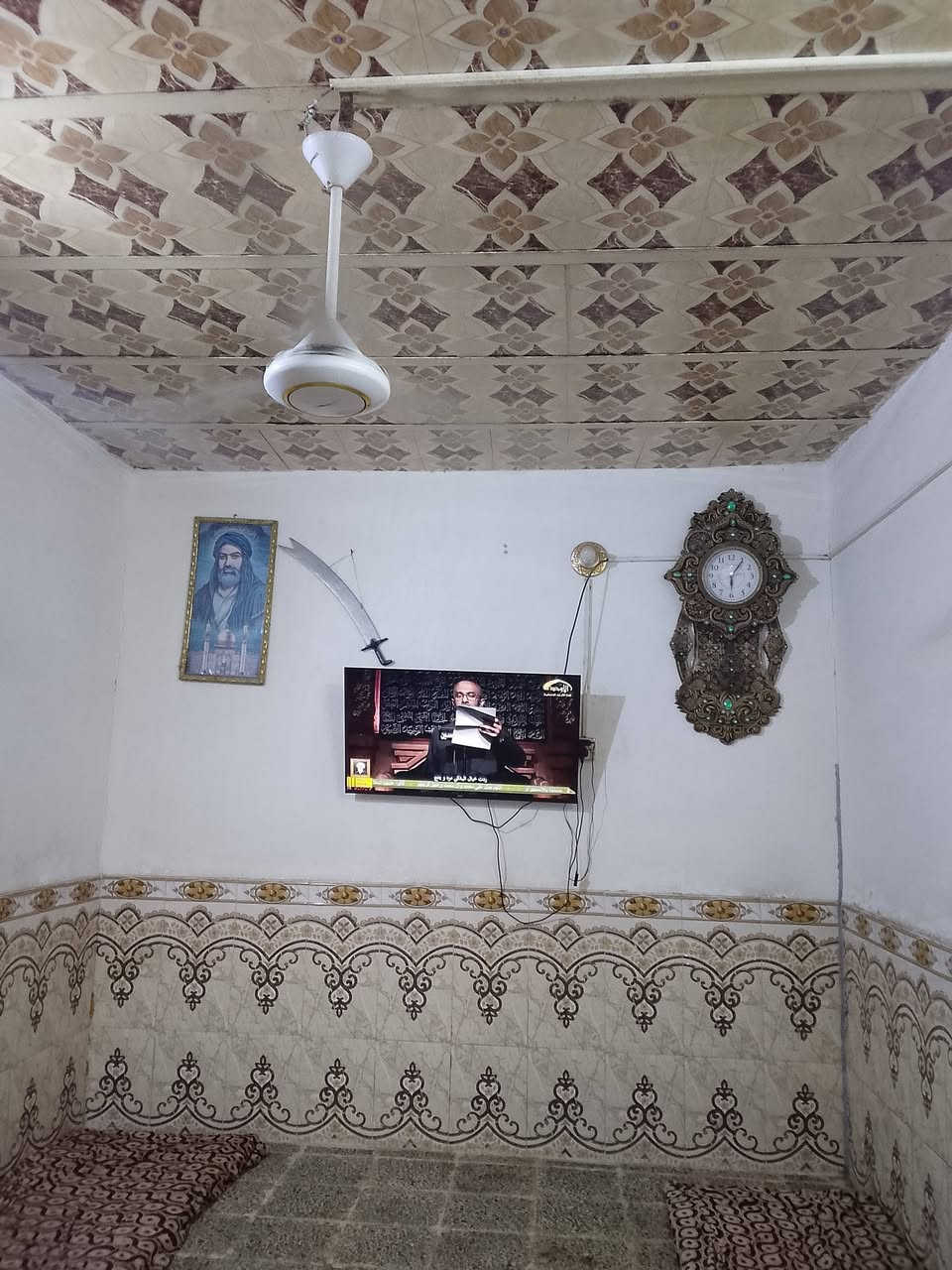 يمبيت ميت مترعكاده براني وصاله وغرفتين مطبخ حمام تواليت سوه ‏‪***********‬‏مكشوفتين حمام داخلي بعده مكامل النداء
