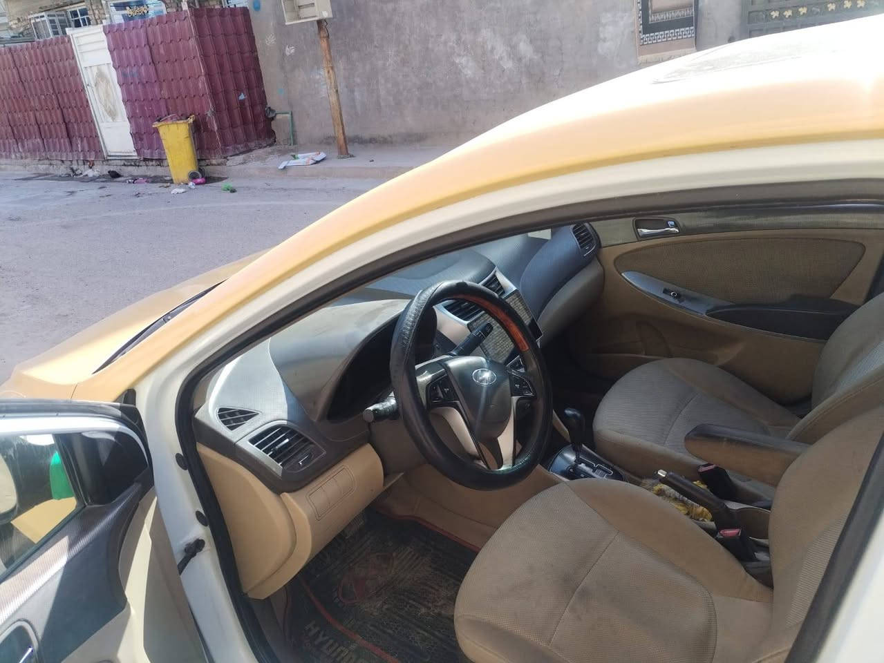 اكسنت 2013 خليجي
رقم انكليزي تحويل ثاني يوم 
مكاني  بغداد العبيدي 
سعر 84 وبيه مجال لطيبين
رقم هاتف ***********
