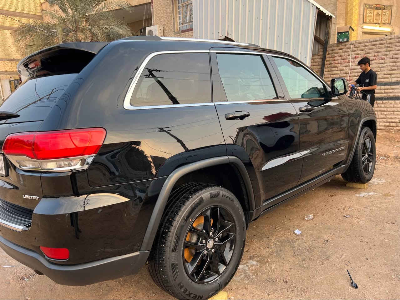 جيب شيروكي 2018 كفالة عامة ليبل واحد سيارة داخلة مياه امطار انطيك شرط الفحص وع حسابي مداخل بيها اي ماي سيارة تخم تاير كير مكينه جدد سيارة بلادية دون اي حادث ولا زلوغ عليها نانو ppf مركز اوراكول ضمان 8 سنوات فول بدي درع جامة امامي جام بلورايز مضلل باسمي بيها هزه جديده رقم بصره تحويل ثاني يوم كلشي بيها بلادي ما ملعوب بيها عليها ادامه كاملة من دهن اصلي زين كير اصلي واكسل ومنظومة مياه حدادية جديدة كاملة مواصفات اللمتدد فتحة سقفية بانوراما كشنات تدفئة تبريد توقف ذاتي اتو ستوب سيارة ماتعرف البنزين العادي كله سوبر استخدام شخصي بحت ماشية 90 الف كلشي بيها بلادي بالليبل ما ملعوب بيها ابد لونها اسود لماع دواخلها جدد ومخملهاا جديد مكاني البصرة المعقل السعر 260وبيها مجال 
*********** البصرة, العراق
