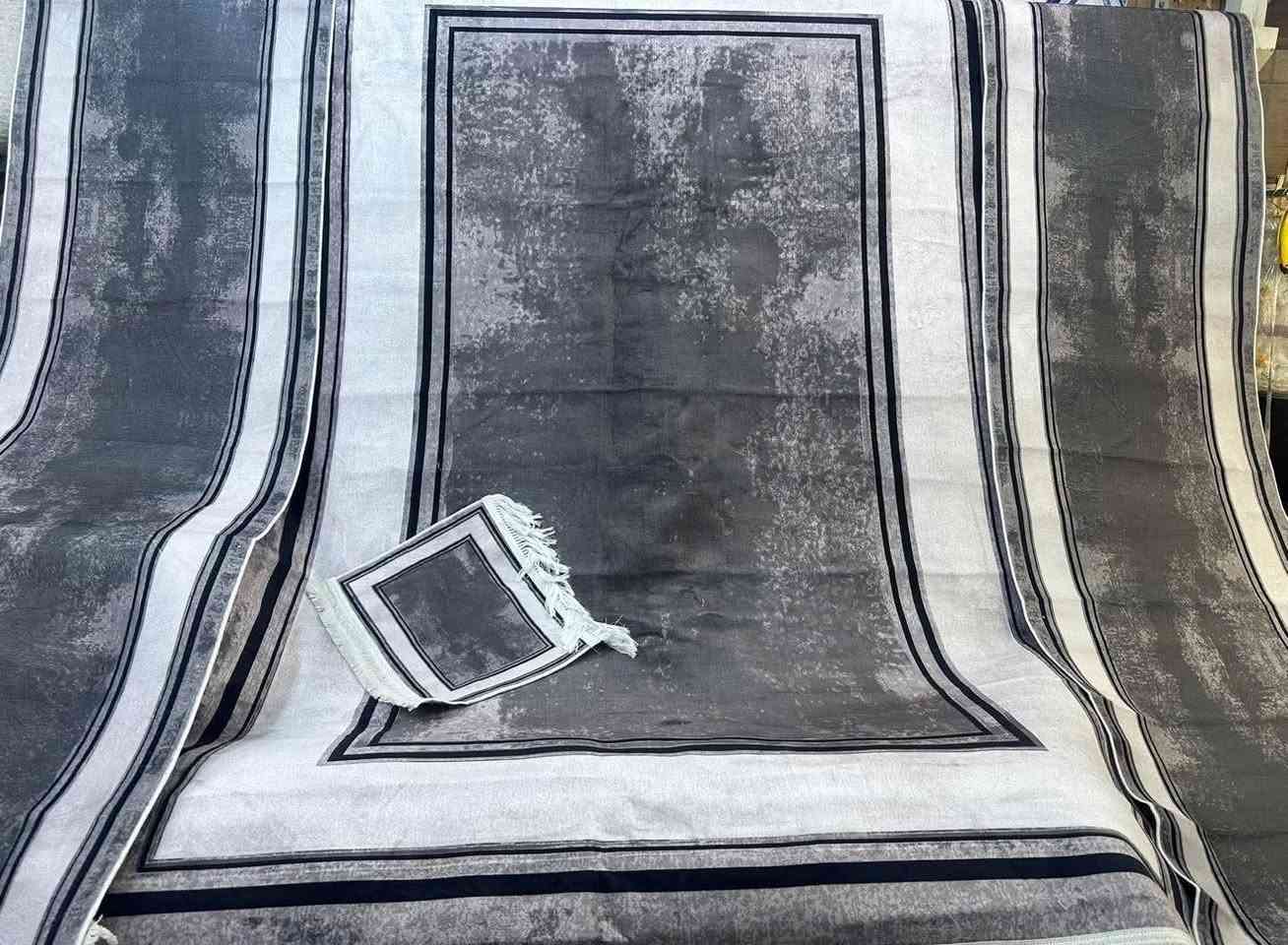 سيت فرشه  كلاودي 4 قطع  حرير ظهر كابوي
فرشه  2 ✖️ 3 ستندر 
2 قطعه مده كلاودي طول 3
1 دواسه 
السعر السيت كله ب48
خدمه توصيل داخل الكوت وجميع محافظات


**إذا كنت صاحب هذا الإعلان وتريد حذفه لأي سبب، رجاءا أرسل رسالة إلى الدعم الفني**