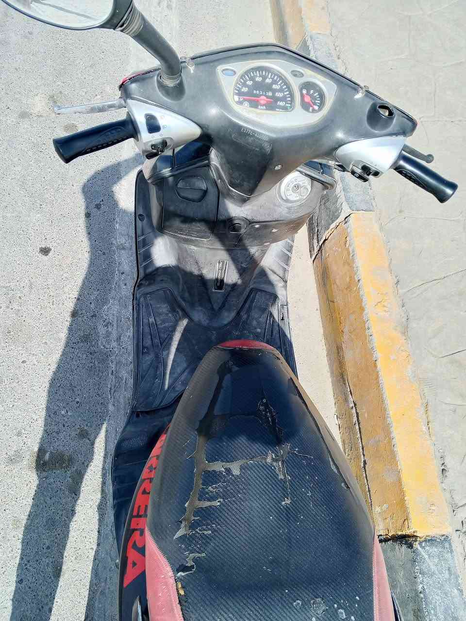 السلام عليكم 
سكنس نثية مثل ما موضح بالصور تحويل ثاني يوم دراجة خير من الله نكرة كل وقت كهربائياتها طوافتها الهندر كلشي شغال بيها مكينة مجفتة اخت الجديدة وابيعلك زوج ارقام السعر 1200$ بيها مجال قليل كلش للتواصل خاص او على الرقم ***********
