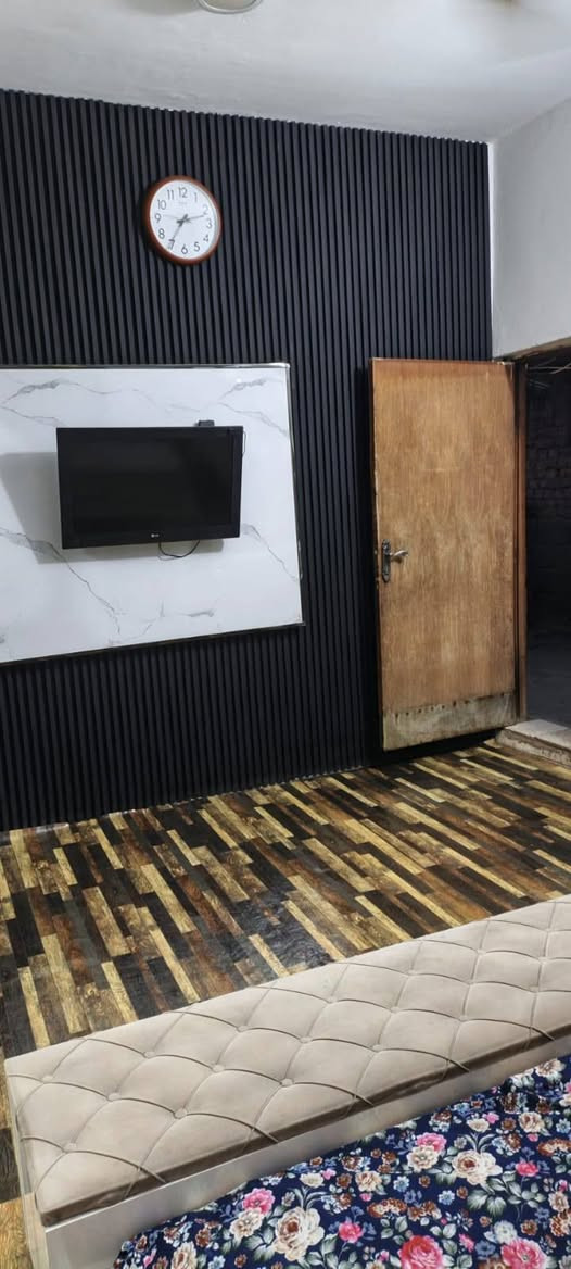 بسبب الوعود الكاذبه اعيد النشر بيت للبيع مساحه 100مربع يتكون من طابق ونص 3غرف نوم واستقبال وهول ومطبخ وملحقاته المنطقه خدماتها كامله الموقع البلديات شارع الكهرباء شارع اسواق رمانه تفاصيل اكثر اتصال ع الرقم *********** او التواصل ع الخاص
