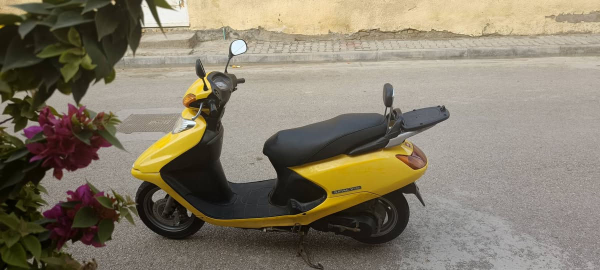 سلام عليكم دراجه سبيسي ياباني مكفوله كفله عامه دراجه كله بلاديه.
*********** مكان كوت مستشفى 🏥 الزهراء
