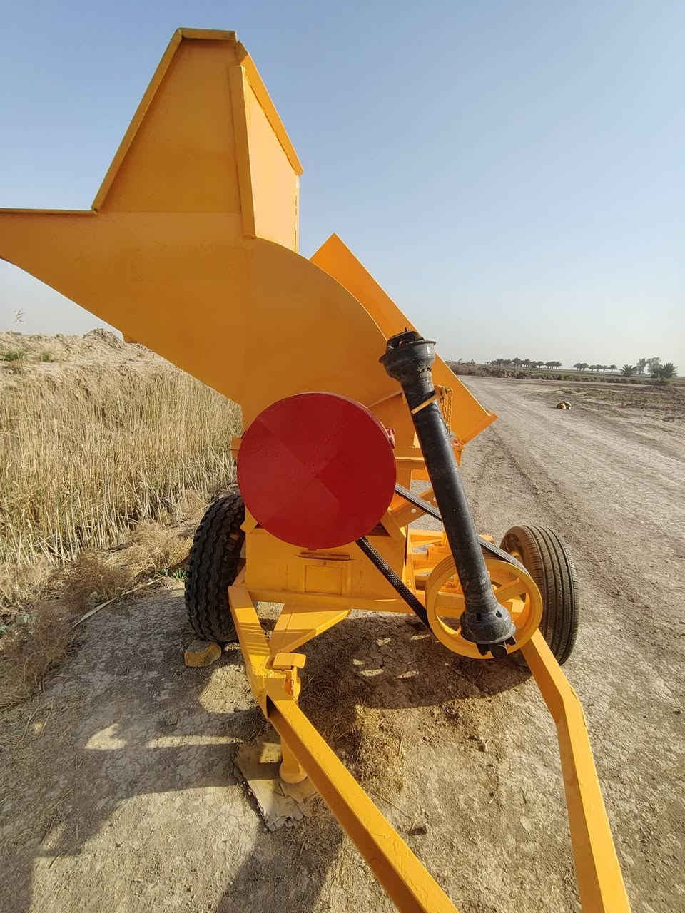 كاروظه للبيع للستفسار الاتصال على الرقم معه سويتر شيرازي الأصلي مشتغل 20دونم معه 80سيم حتياط الاتصال على رقم ***********

***********
