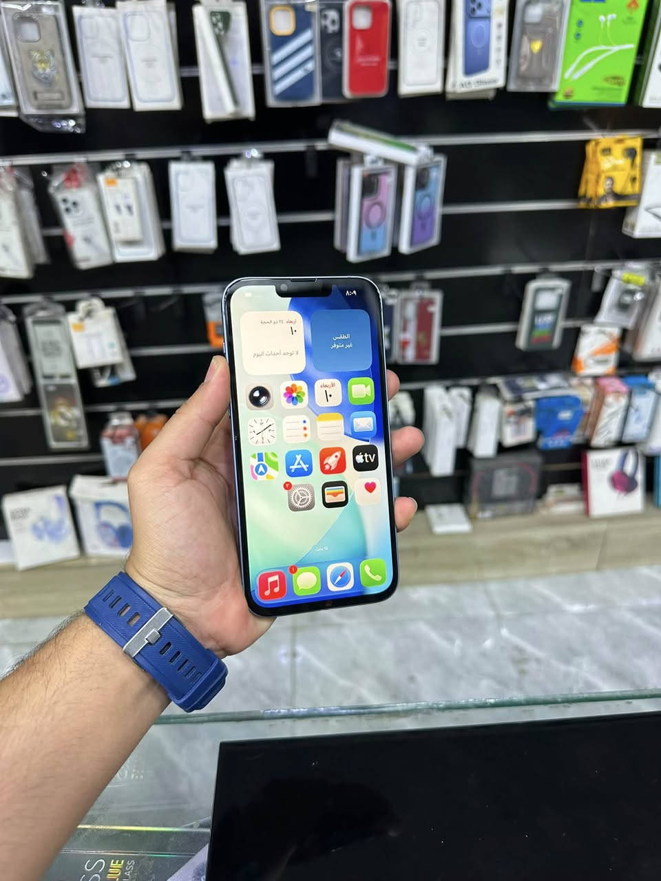 سلام عليكم❤️
📱 للبيع ايفون ١٤ بلاص 

* 🔹 الذاكرة: 128GB
* 🔹 صحة البطارية: 88% (مبدلة أصلية)
* 🔹 الجهاز: ماستر عربي
* 🔹 الاستخدام: كلشي شغال 100% (نت – صوت – اتصال)
* 🔹 الشاشة: مبدلة وبيها فطرين ما مأثرات على الأداء
* 🔹 الحالة: نظيف جدًا ومرتب (نضافة 100%)
* 🔹 الملاحظات: بدون أي خلل

💯 فول جهاز وجاهز للاستخدام
🛠️ ضمان فحص يوم كامل

💰 السعر: 380  قفل من الاخير
📍 المكان: بغداد – مدينة الصدر
📞 الرقم: ***********
