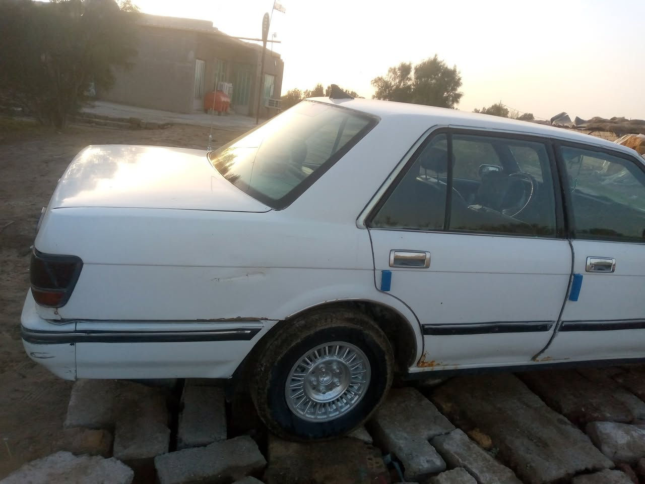 السلام عليكم مرخصت الثمن المحترم ارجع وعيد سيدان موديل89 للبيع محرك وكير فيفيتي 3000 تخم تاير جديد حداديه حلوه باتري جديد بسمي سنويه جديده 2027 مشروع وطني رقم نينوه خصوصي مكان السياره واسط الصويرة والسعر 38 وبيها مجال وهاذه رقمي ***********
