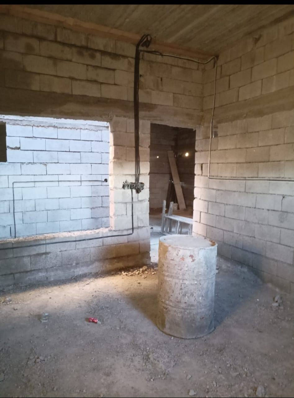 دار للبيع زراعي مساحه 150متر 🏠

تسليم مفتاح 🏠أو تسلمه عله وضعه 

كاشي مطبخ كامل بواري مجاري لبخ كامل باب خارجي كهربائيات كامل 🏠🏠

يتكون من غرفتين نوم استقبال مطبخ صحيات درج داخلي بيتونه كراج 🏠🏠

موقع العقار بدايه 55 استفسار عله الرقم ‏‪***********‬‏
