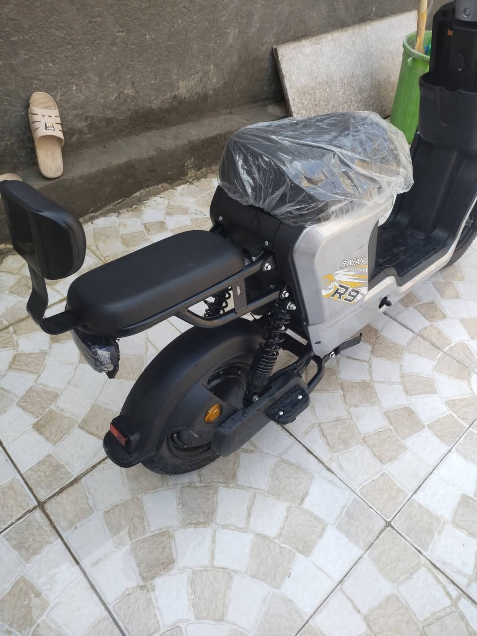 سلام عليكم دراجه شحن للبيع صار يومين من خذته مكان شطره سعر650وبيه مجال ***********
