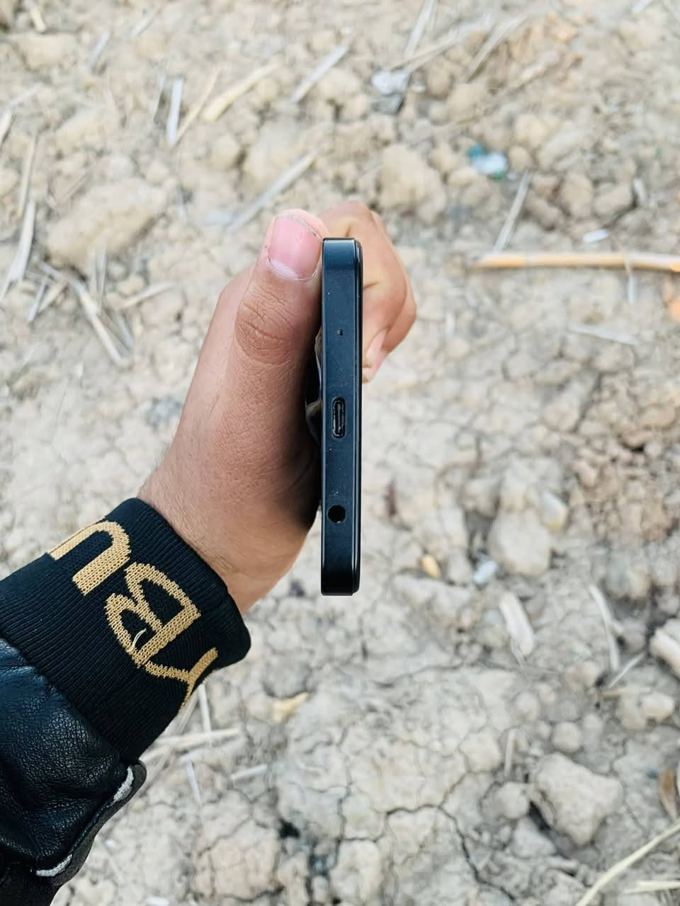 سلام عليكم
ريدمي A5 
بطاريه 5200 
الشاشه 120هرتز 
لون اسود . مكفول كفاله عامه . والكارتونه ويا بس بي فطر بل شاشه مبين بل صور . مراوس ب8 أو 7بلس .  وسعره 95 وبي مجال ماكني بغداد المحموديه . ***********
